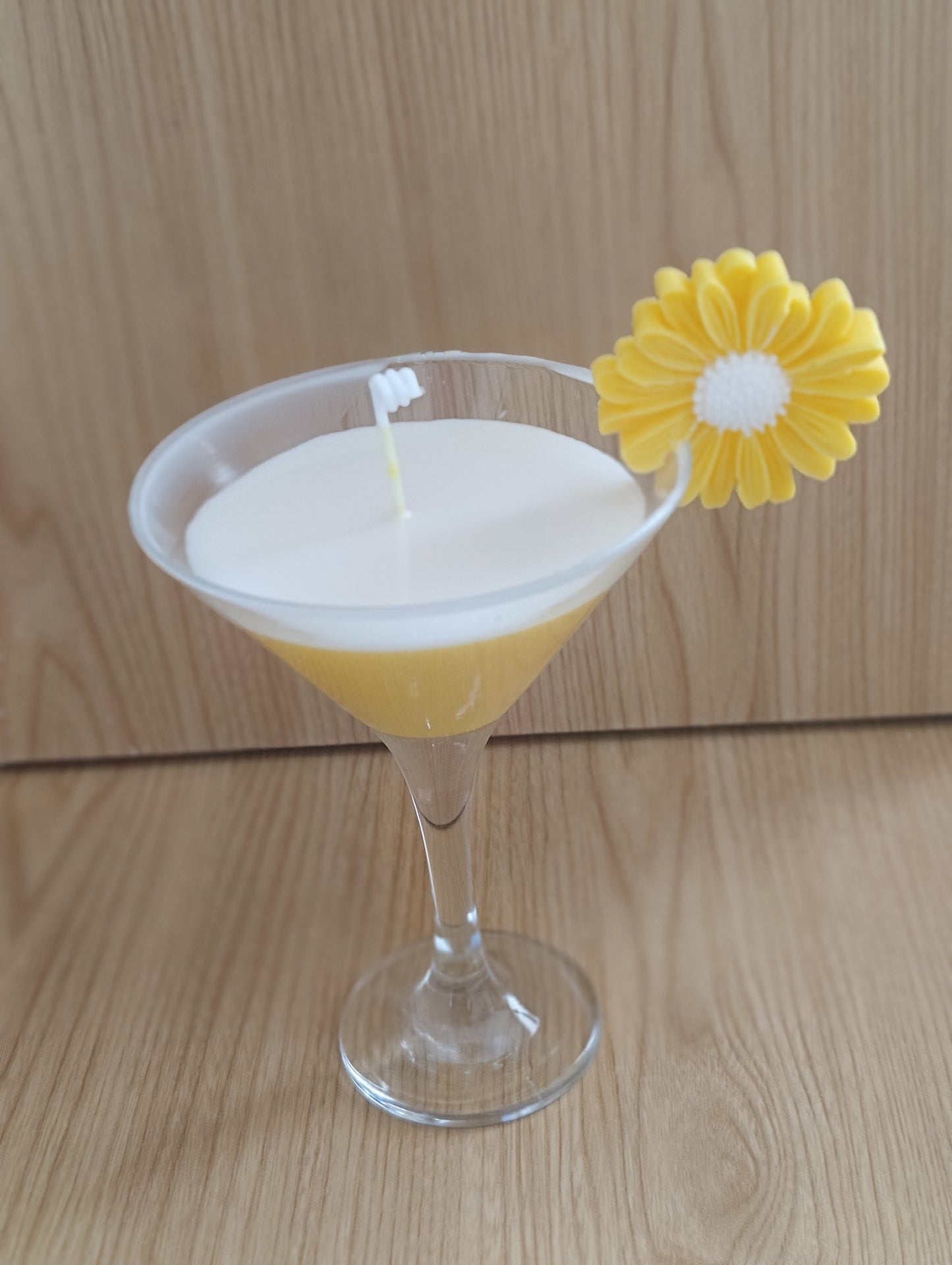 Vela artesanal con forma de cóctel Margarita – 100% cera de soja