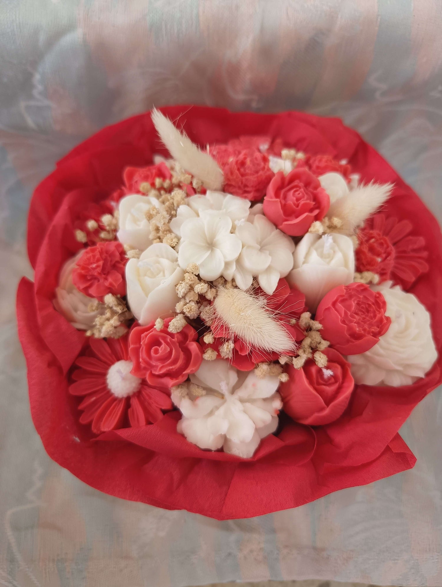 Gran ramo de velas artesanales en caja redonda – 100% cera de soja