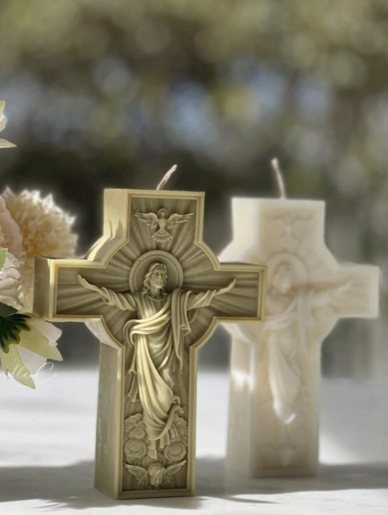 Vela grande en forma de cruz con imagen de Jesús – 100% cera de soja, hecha a mano