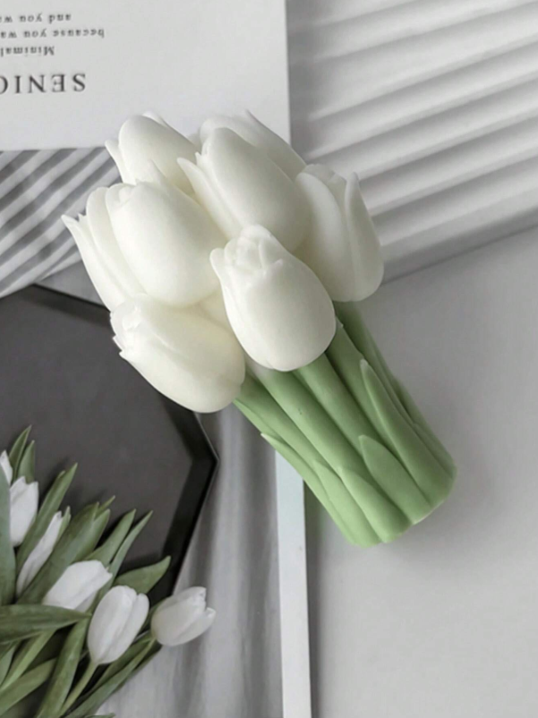 Vela en forma de ramo de tulipanes – 100% cera de soja, hecha a mano