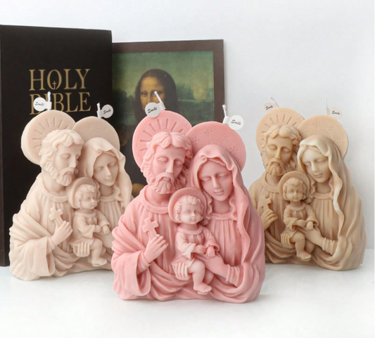 Vela religiosa de familia con niño y aureolas – 100% cera de soja, hecha a mano