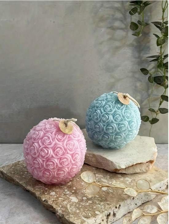 Vela en forma de esfera de rosas – 100% cera de soja, hecha a mano